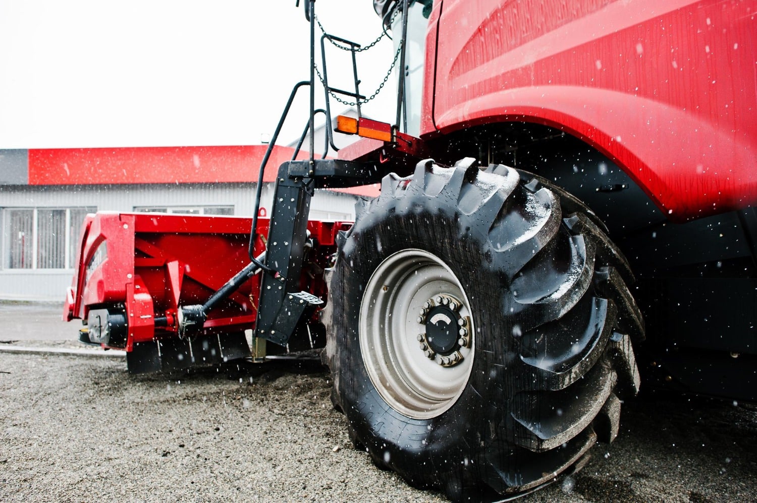 Kombajn po sezonie. Jak przygotować układ hydrauliczny do zimy?