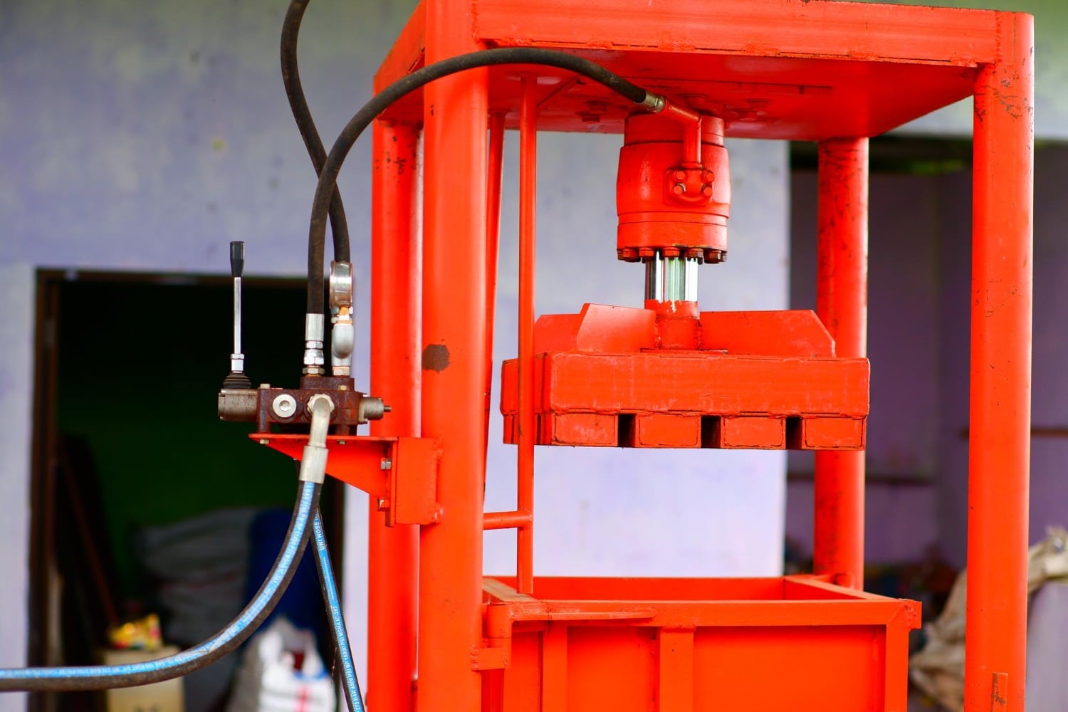 Prasa hydrauliczna – zasada działania, budowa i zastosowanie